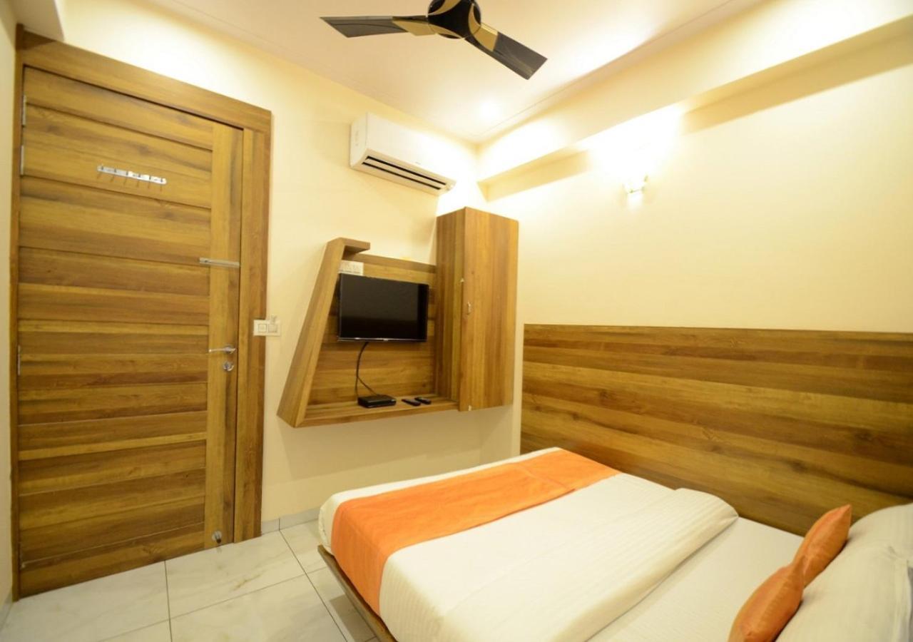 Hotel Metro Inn Джайпур Екстериор снимка
